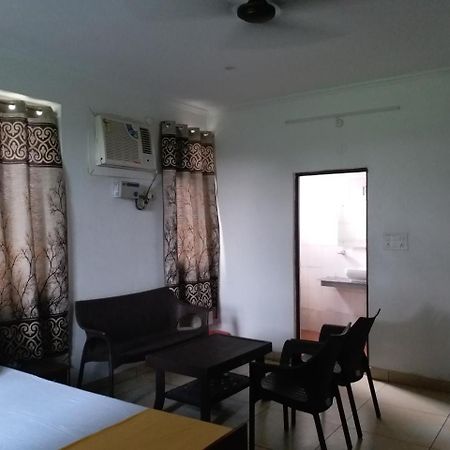 Krishna Hansraj Hotel Una  Bagian luar foto