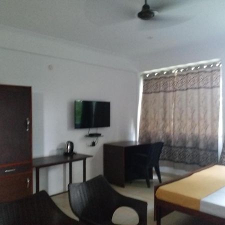 Krishna Hansraj Hotel Una  Bagian luar foto