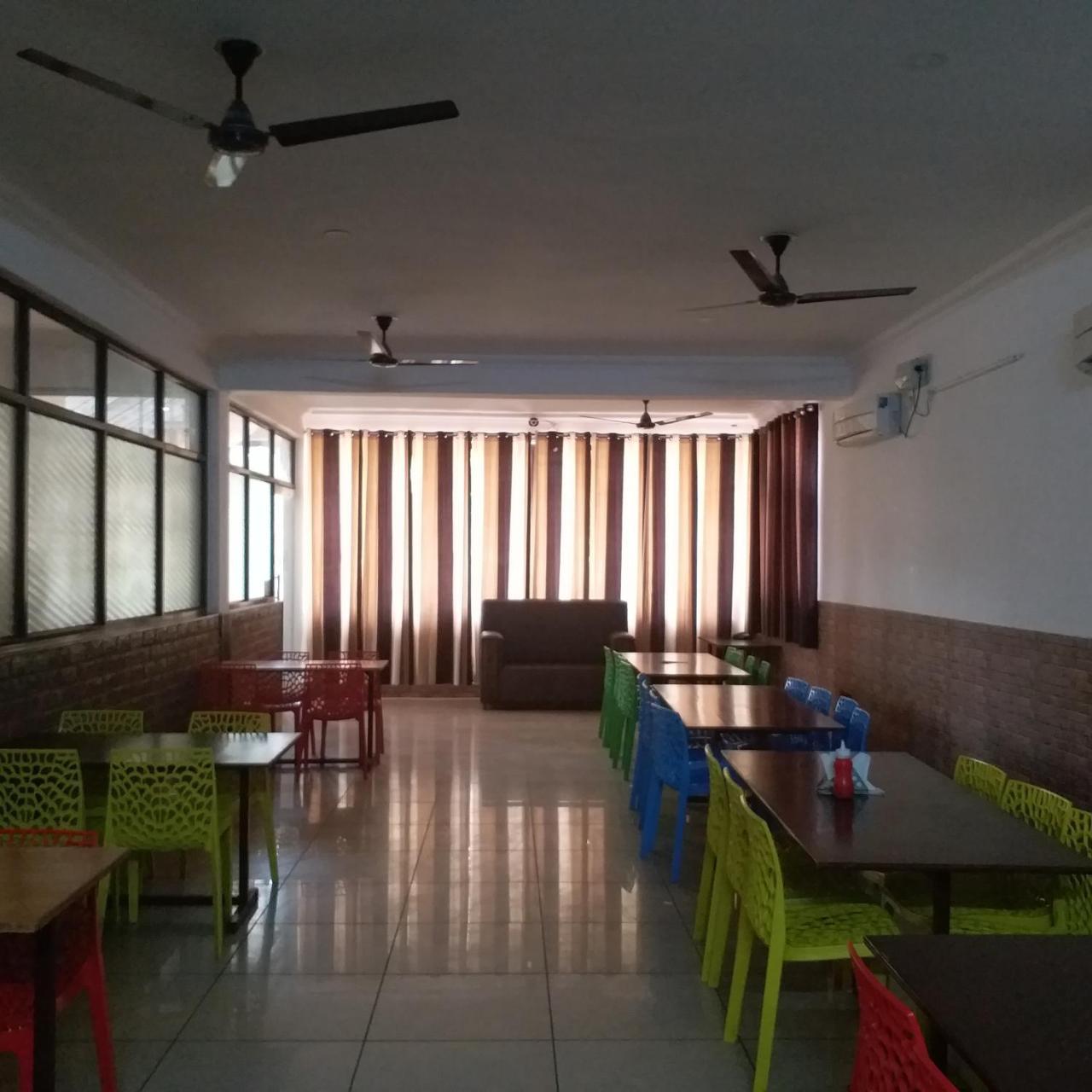 Krishna Hansraj Hotel Una  Bagian luar foto
